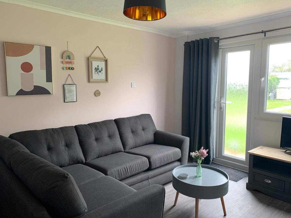 Hugo'S Hideaway Free Wifi Villa Hemsby Bagian luar foto