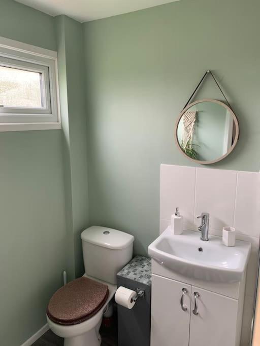 Hugo'S Hideaway Free Wifi Villa Hemsby Bagian luar foto