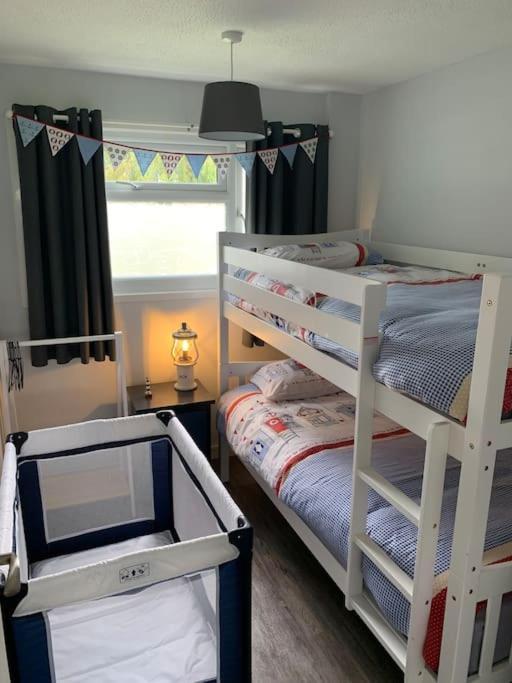 Hugo'S Hideaway Free Wifi Villa Hemsby Bagian luar foto
