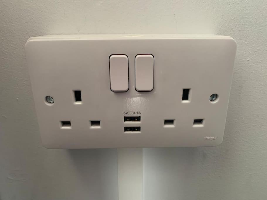 Hugo'S Hideaway Free Wifi Villa Hemsby Bagian luar foto